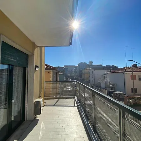 Apartamento Quito Piazza Mazzini 150m Dal Mare E Vicino Pista Azzurra Lido di Jesolo