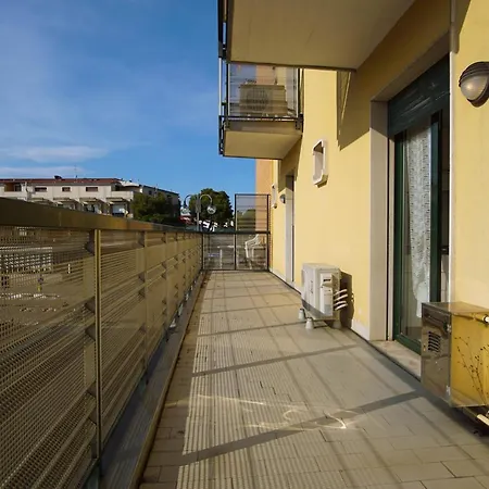 Apartment Quito Piazza Mazzini 150m Dal Mare E Vicino Pista Azzurra *